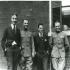 أيزنهاور أقصى اليمين مع ثلاثة أصدقاء غير معروفين في عام 1919م بعد أربع سنوات من التخرج من وست پوينت