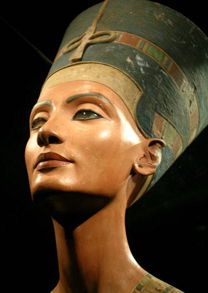 Nefertiti's Head left Egypt via a German Trick
