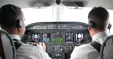 بدء تدريب الطيارين حديثي التخرج وتسويقهم للعمل بشركات الطيران 