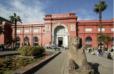 اليوم.. المتحف المصرى يستقبل 328 زائر من جنسيات مختلفة