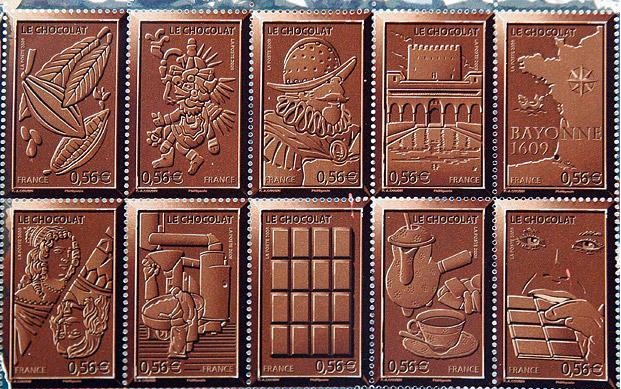 لأول مرة.. بلجيكا تنتج  طوابع بنكهة الشوكولاته