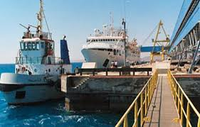 ميناء سفاجا يحصل علي جائزة افضل ميناء تعديني لعام 2015 
