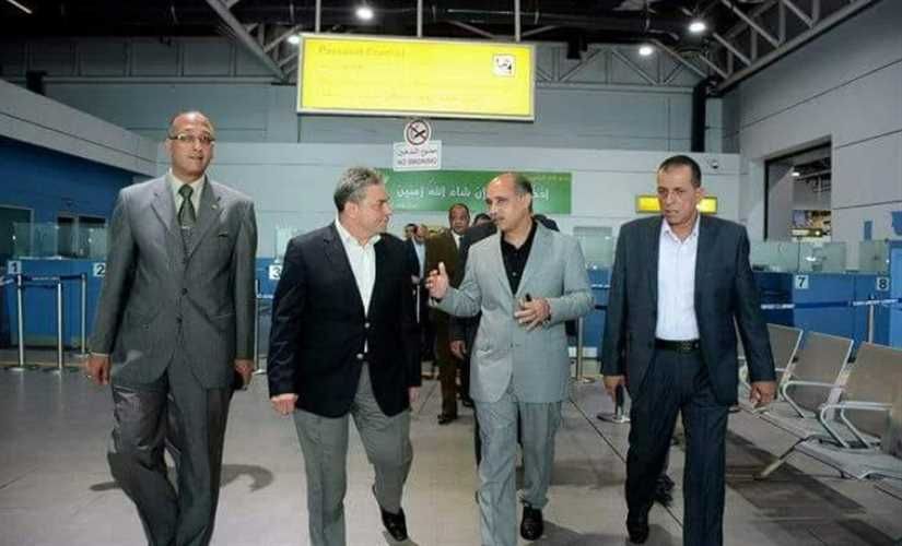 وزير الطيران يتفقد مطار أسيوط
