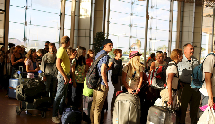 مطار القاهرة: توسيع دائرة الاشتباه للركاب القادمين من 6 دول
