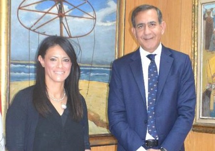 وزيرة السياحة تلتقى رئيس -ماستر كارد- للشرق الأوسط لتدشين تطبيقات للسائحين
