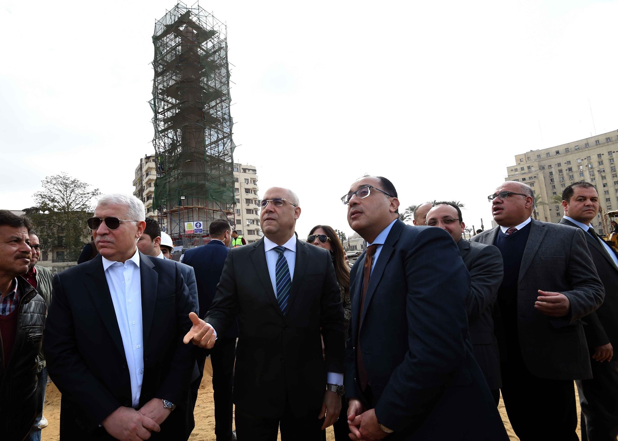 رئيس الوزراء يتفقد أعمال تطوير ميدان التحرير
