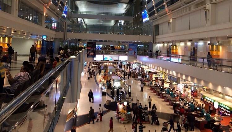 مطار دبي يعود للعمل وطيران الإمارات ينطلق إلى 6 وجهات جديدة
