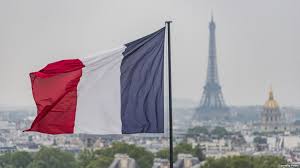 فرنسا تعلن الطوارئ في باريس وضواحيها بسبب الكورونا
