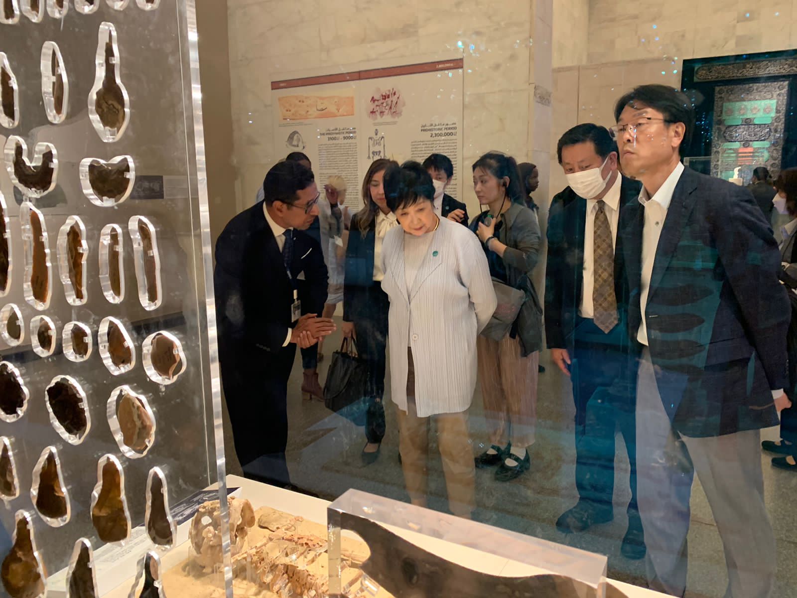 المتحف القومي للحضارة المصرية يستقبل محافظ طوكيو 
