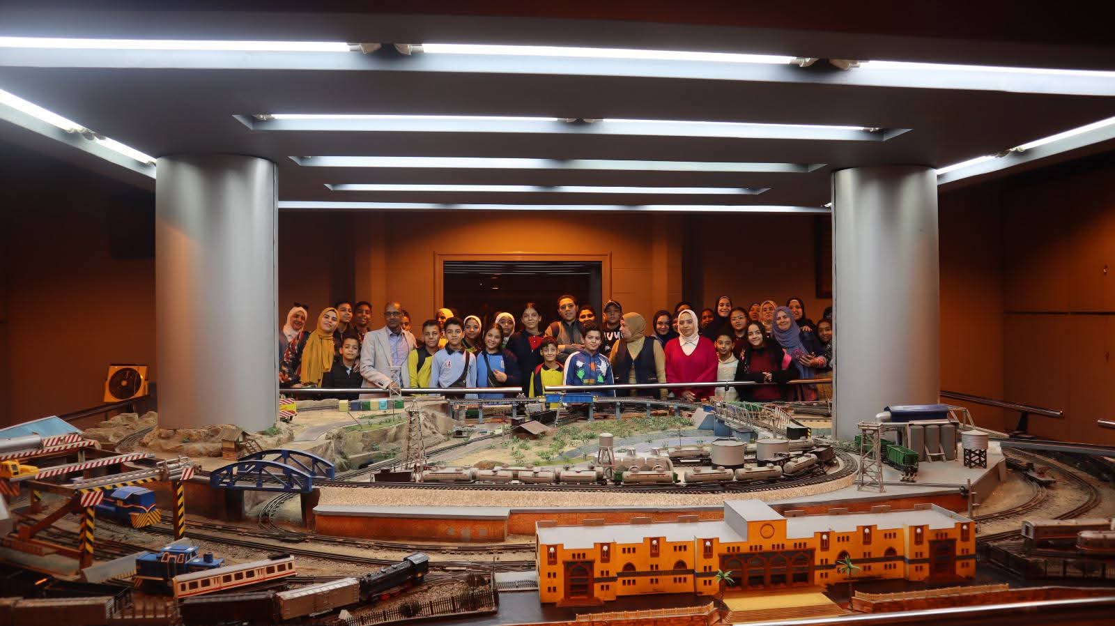   طلبة المدارس في زيارة لمتحف السكة الحديد 