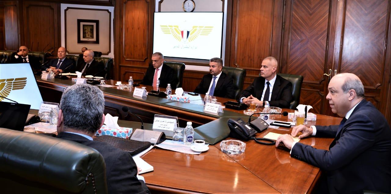 وزير الطيران يتابع الاستعدادات النهائية لموسم الحج 1447هـ 