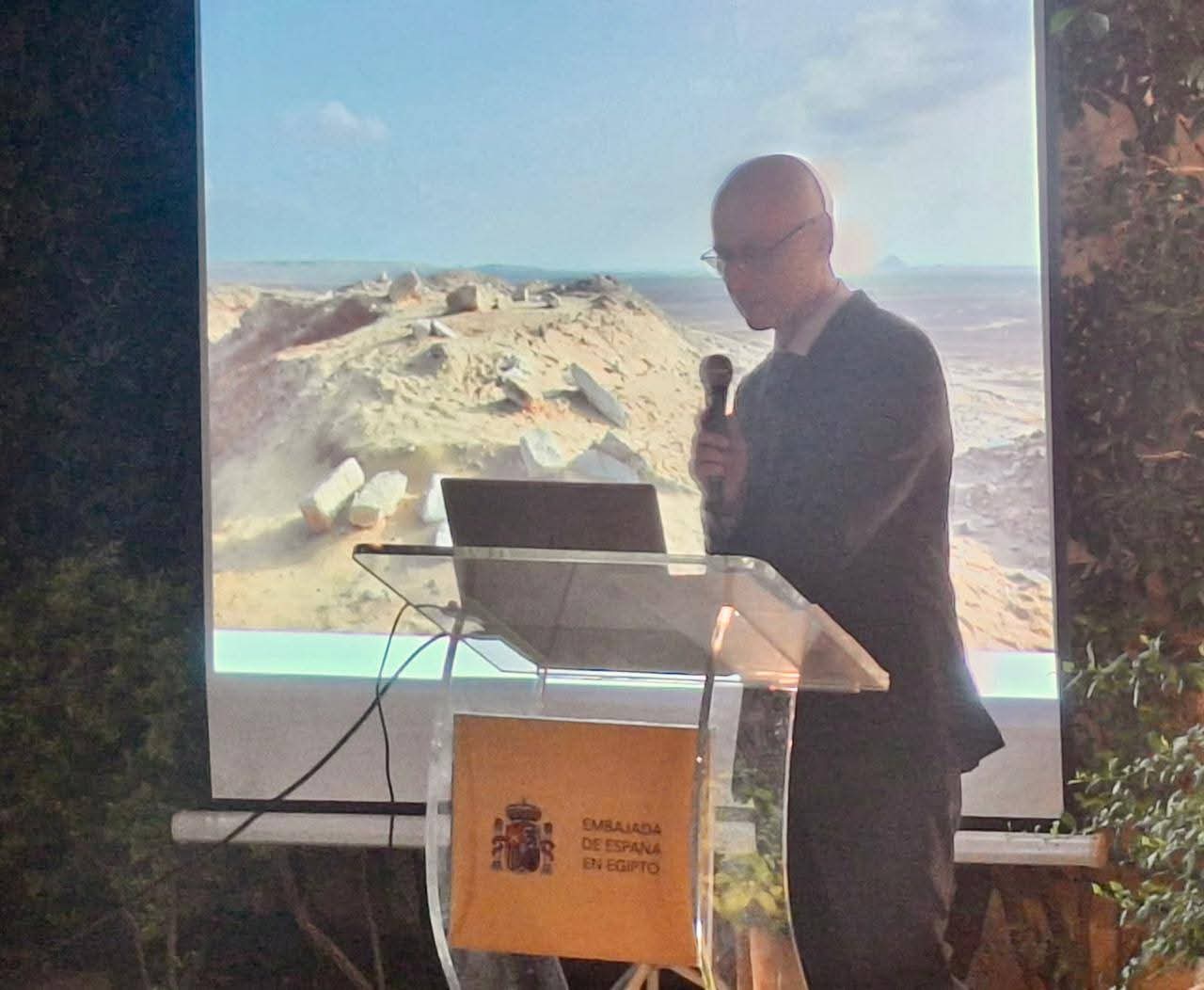 بعثة مصرية إسبانية تكشف أسرار سقارة بعد 8 سنوات من الحفريات…في “عشاء كليوباترا” بالقاهرة